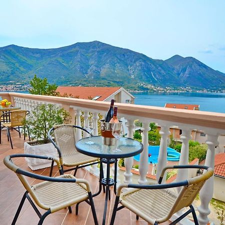 Apartments Blue Lagoon Котор Екстер'єр фото