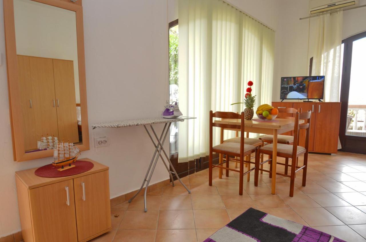Apartments Blue Lagoon Котор Екстер'єр фото