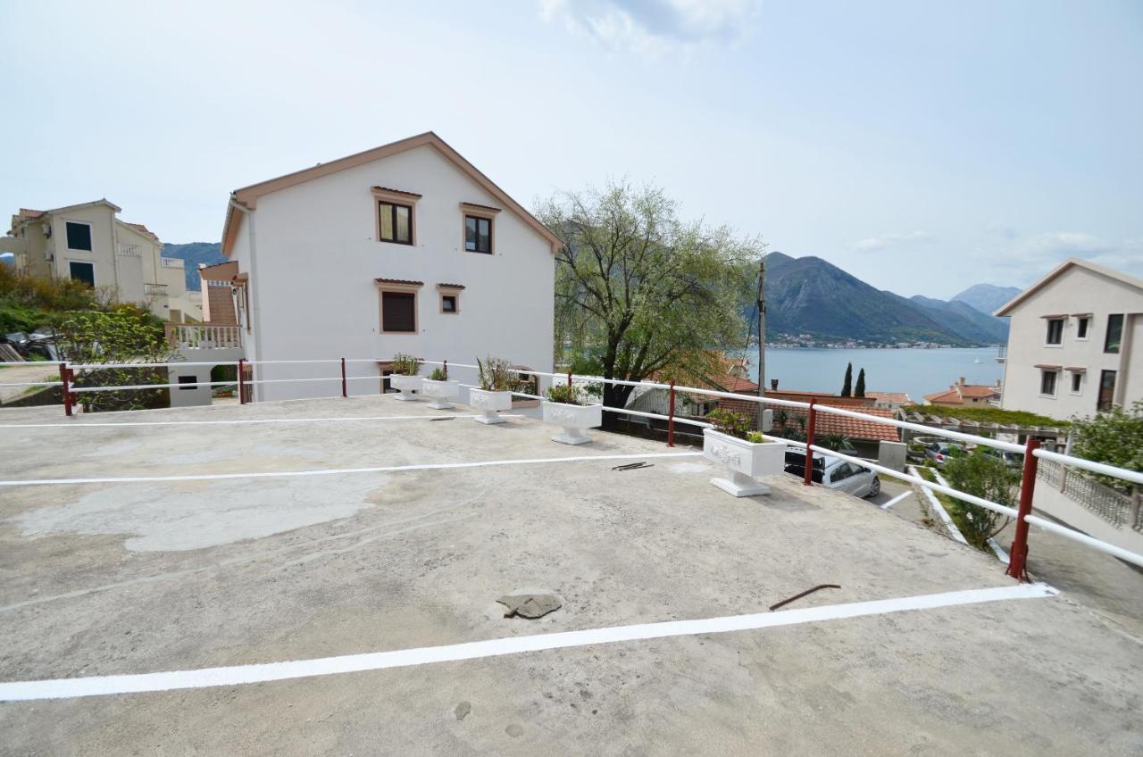 Apartments Blue Lagoon Котор Екстер'єр фото