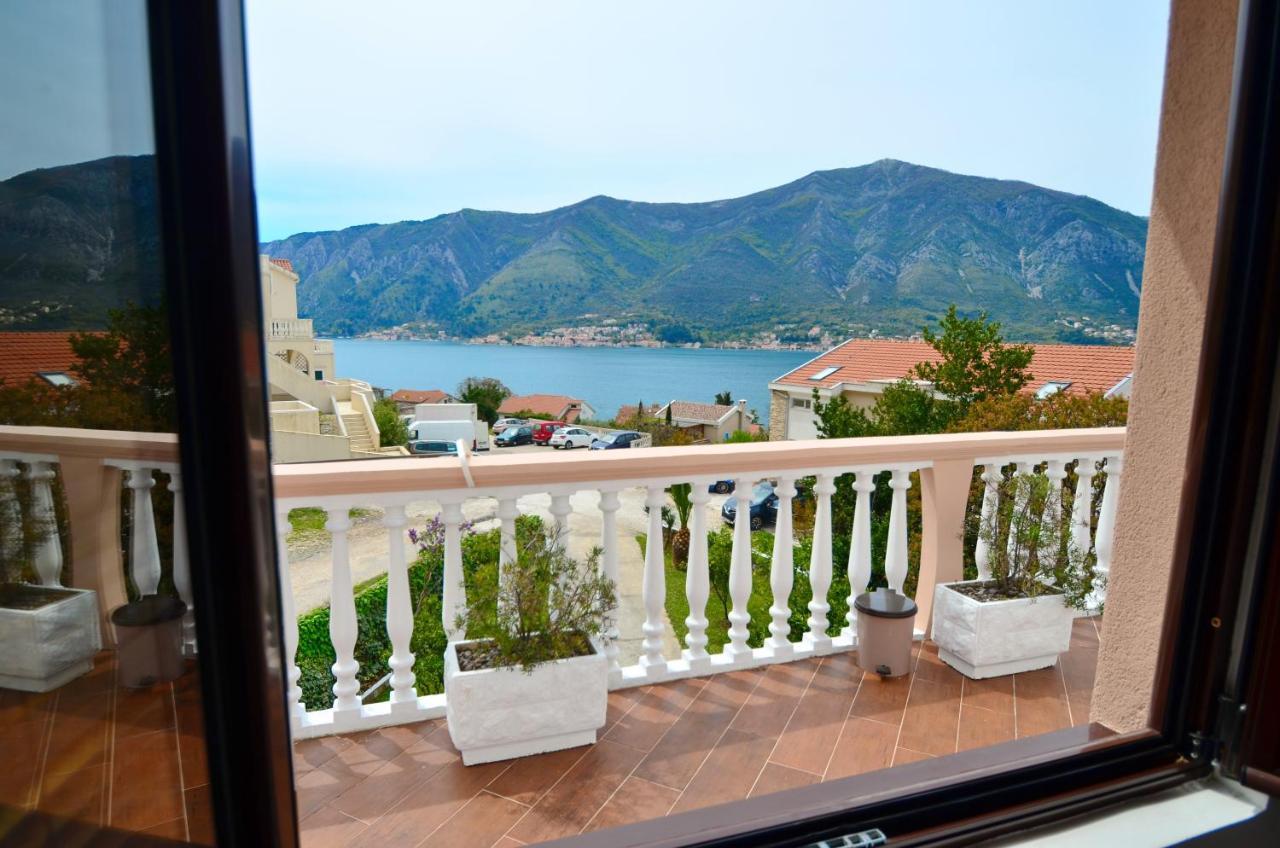 Apartments Blue Lagoon Котор Екстер'єр фото