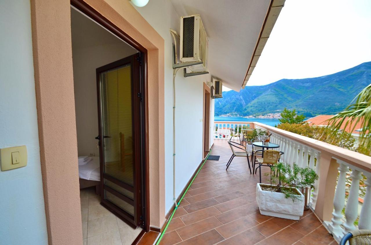 Apartments Blue Lagoon Котор Екстер'єр фото
