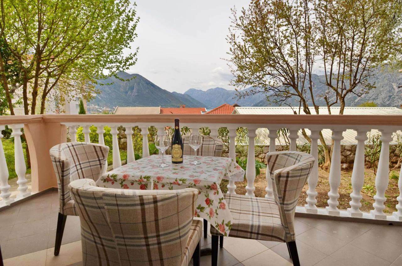 Apartments Blue Lagoon Котор Екстер'єр фото