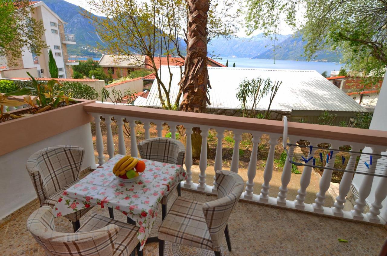 Apartments Blue Lagoon Котор Екстер'єр фото