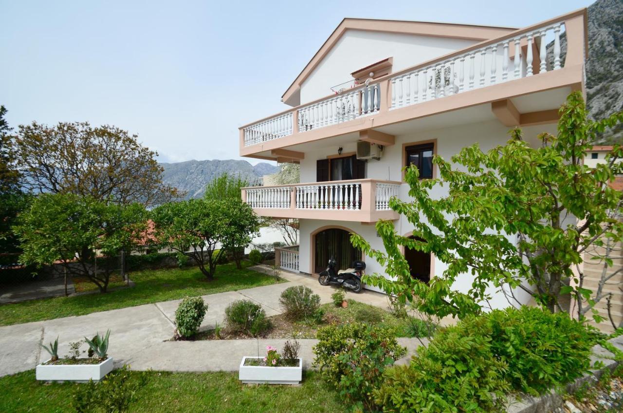 Apartments Blue Lagoon Котор Екстер'єр фото